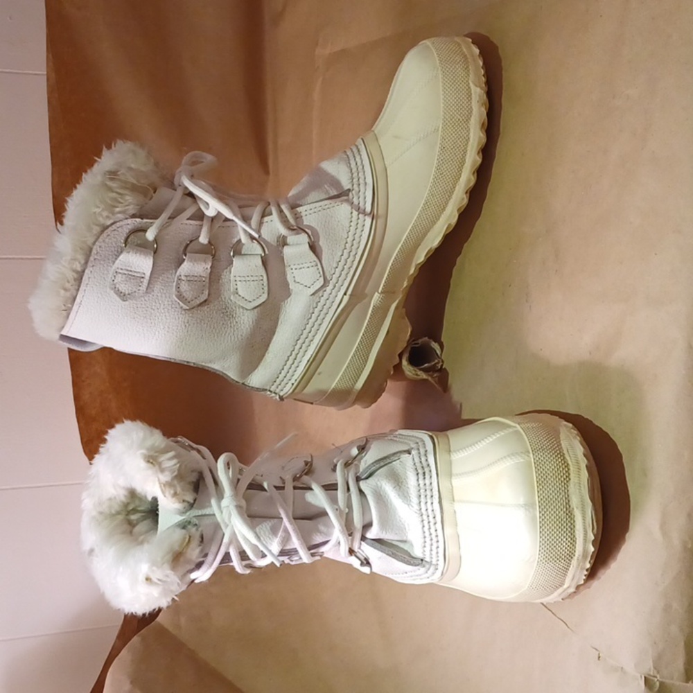 SOREL Women's Manitou White Leather Faux Fur Lined Winter Boots Size 7